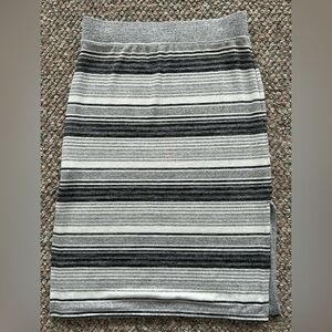 Gap jersey knit pencil skirt, size S